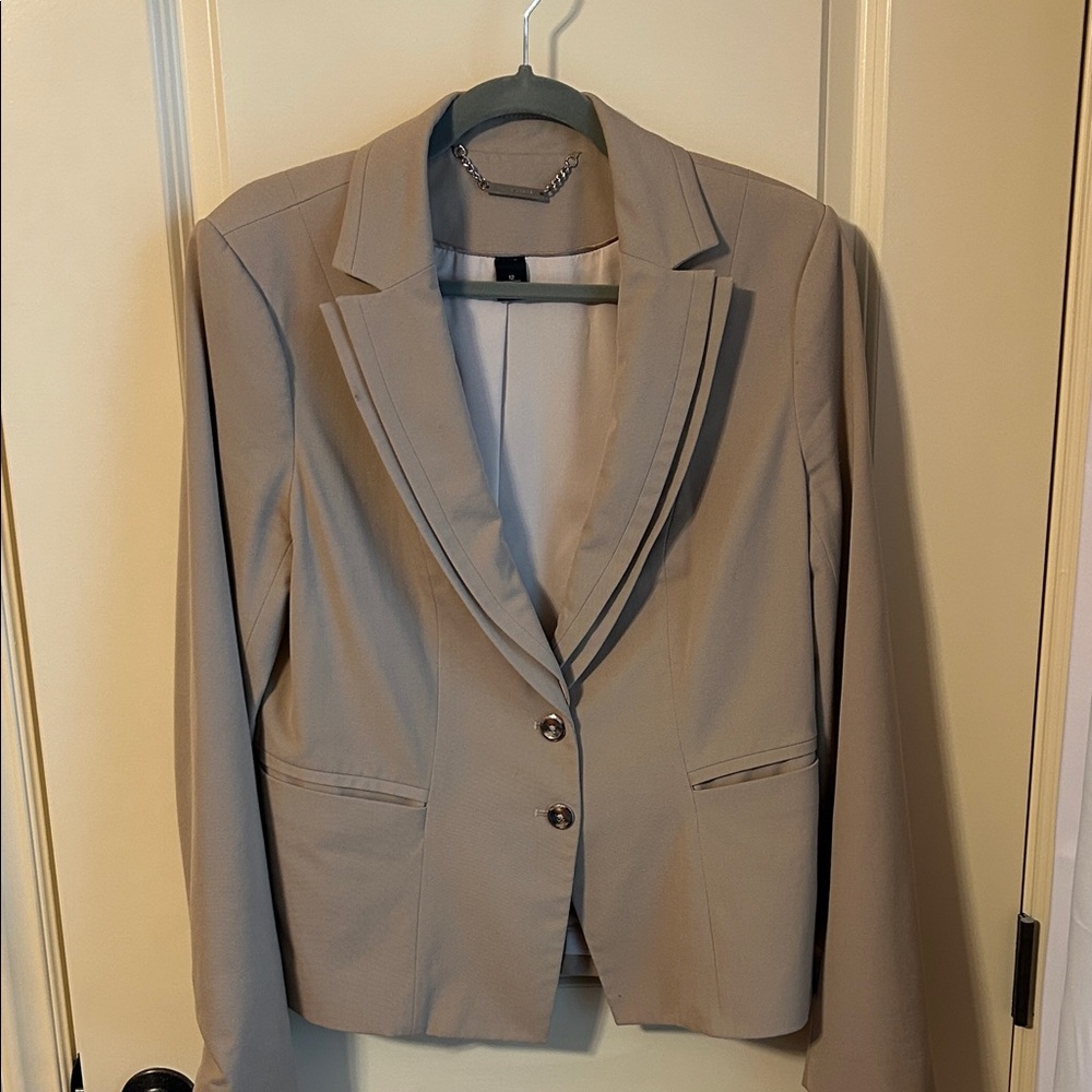 Elegant Tan Women's Blazer